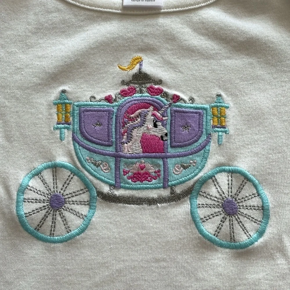 Gymboree 2022 Girls White Long Sleeve Royal House & Carriage T-Shirt | 2T